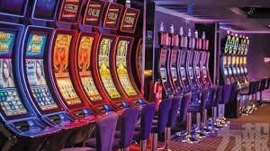 hello4d Mahjong Ways slot game on mobile phone displaying winning combination and payout confirmation